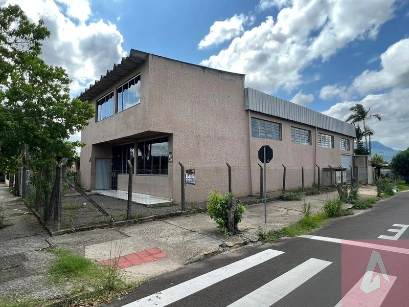 Prédio comercial em ótimo estado: 2ª foto da galeria de imagens do imóvel