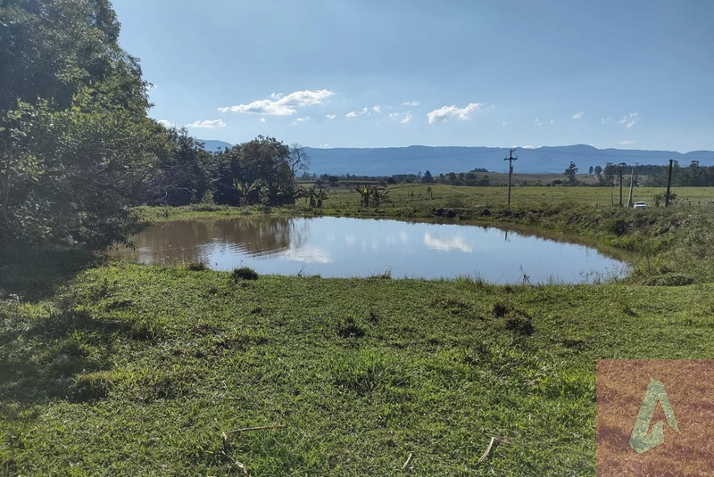 Chácara com 10.000 m² com ótima localização: 1ª foto da galeria de imagens do imóvel