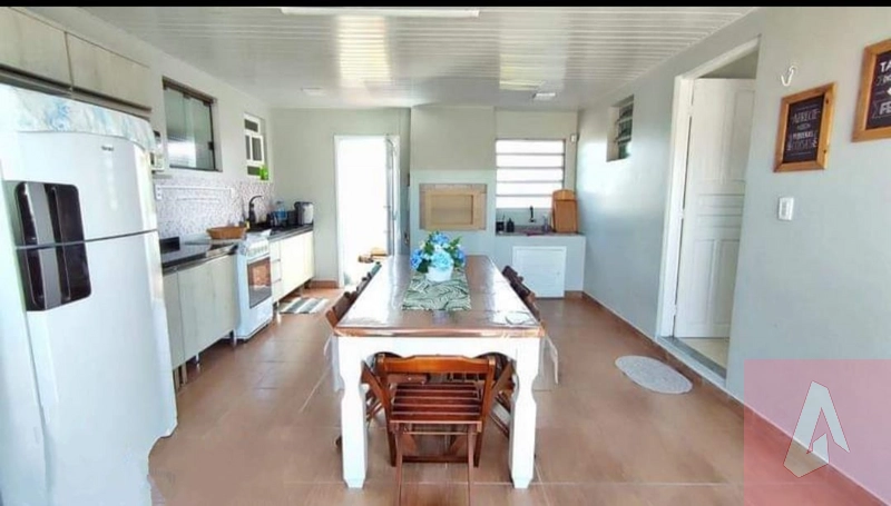 Linda residência a 300 metros da praia: 4ª foto da galeria de imagens do imóvel