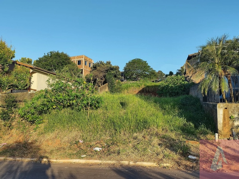 Terreno amplo: 2ª foto da galeria de imagens do imóvel