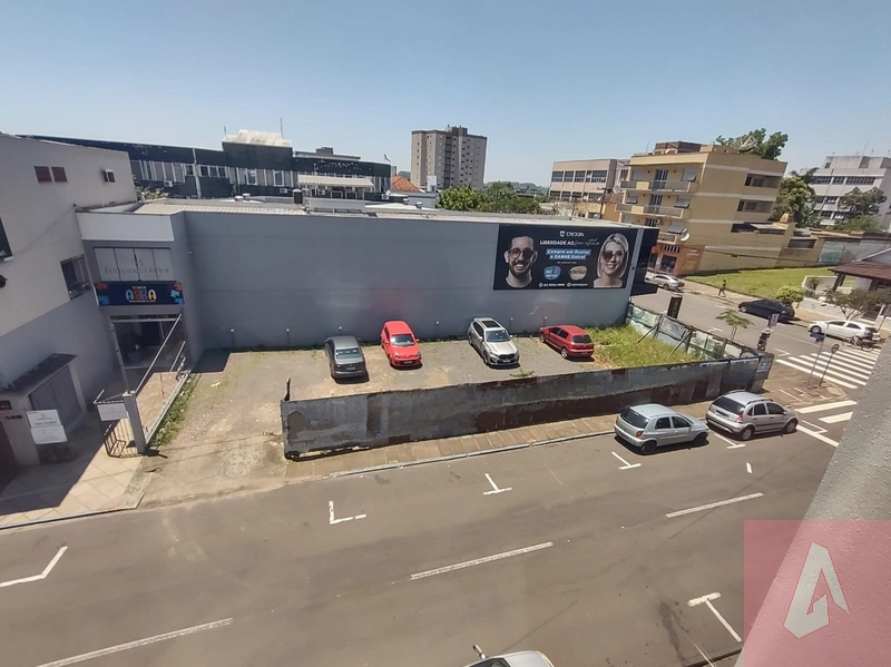 Terreno comercial de esquina: 1ª foto da galeria de imagens do imóvel