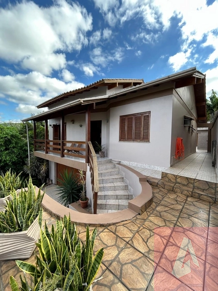 Casa no Bairro Oeste: 2ª foto da galeria de imagens do imóvel