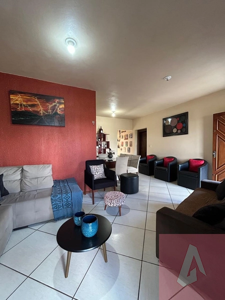 Casa no Bairro Oeste: 4ª foto da galeria de imagens do imóvel