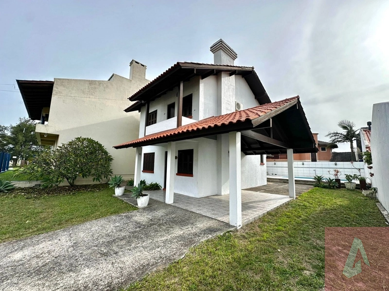 Casa à venda em Imbé: 1ª foto da galeria de imagens do imóvel