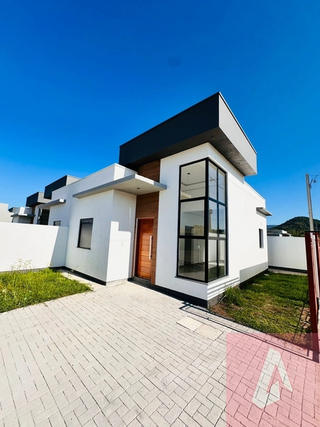 Casa de esquina à venda em Araricá