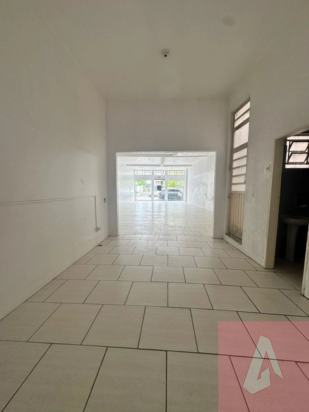 SALA COMERCIAL NO CENTRO: 5ª foto da galeria de imagens do imóvel