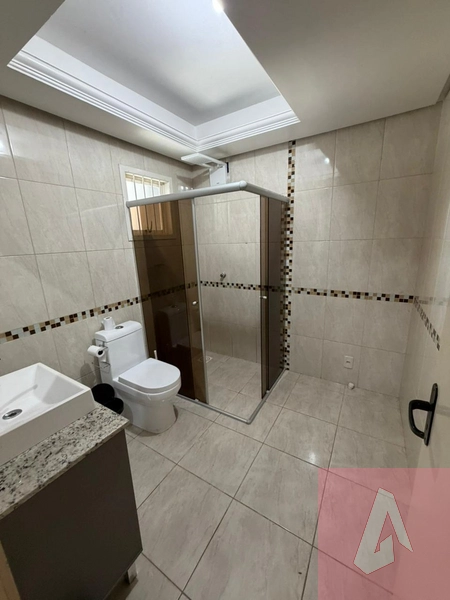 Casa com prédio nos fundos: 17ª foto da galeria de imagens do imóvel