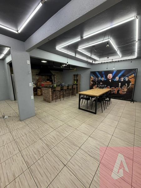 Casa com prédio nos fundos: 18ª foto da galeria de imagens do imóvel