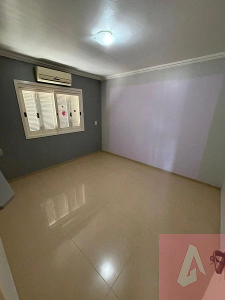 Casa com prédio nos fundos: 12ª foto da galeria de imagens do imóvel