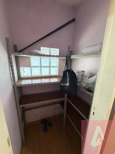 Casa com prédio nos fundos: 23ª foto da galeria de imagens do imóvel