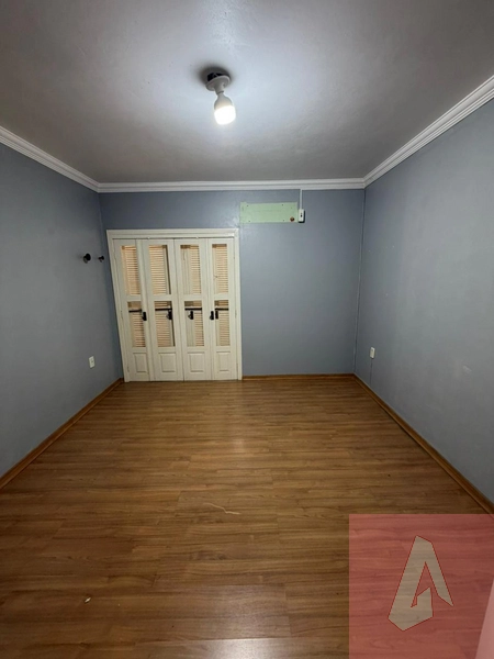 Casa com prédio nos fundos: 19ª foto da galeria de imagens do imóvel