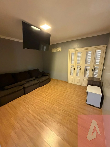 Casa com prédio nos fundos: 11ª foto da galeria de imagens do imóvel