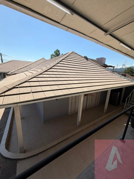 Casa com prédio nos fundos: 15ª foto da galeria de imagens do imóvel