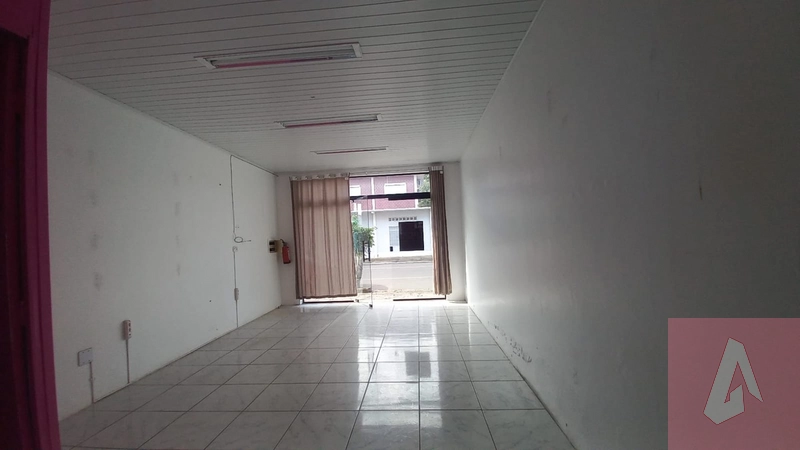 Sala: 2ª foto da galeria de imagens do imóvel