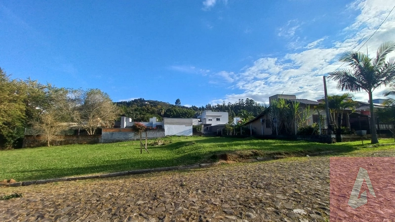 Terreno: 2ª foto da galeria de imagens do imóvel