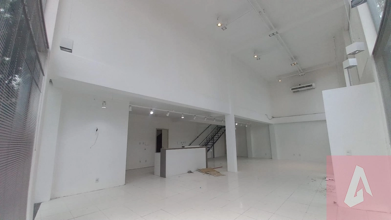 Sala: 4ª foto da galeria de imagens do imóvel