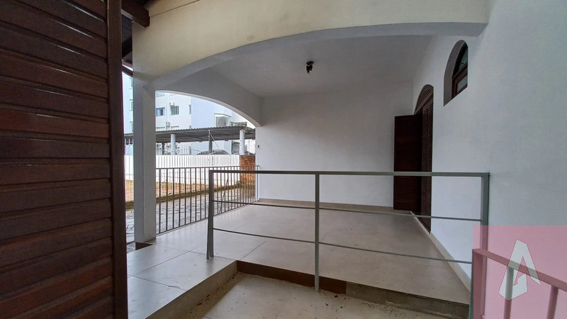 CASA COMERCIAL: 16ª foto da galeria de imagens do imóvel