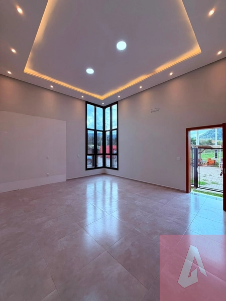 Casa de esquina em Araricá: 4ª foto da galeria de imagens do imóvel