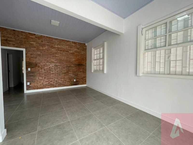 CASA COMERCIAL: 3ª foto da galeria de imagens do imóvel