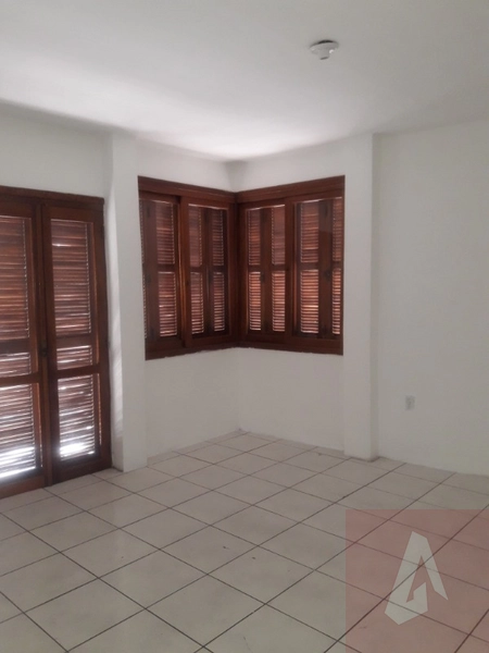 Apartamento de 01 dormitório, sala, cozinha, banheiro, sacada e garage: 3ª foto da galeria de imagens do imóvel