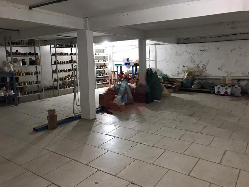 Prédio industrial bem localizado.: 5ª foto da galeria de imagens do imóvel
