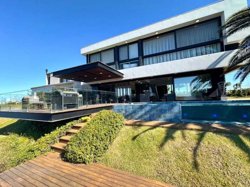 Casa em Condomínio Novo e Exclusivo: 2ª foto da galeria de imagens do imóvel