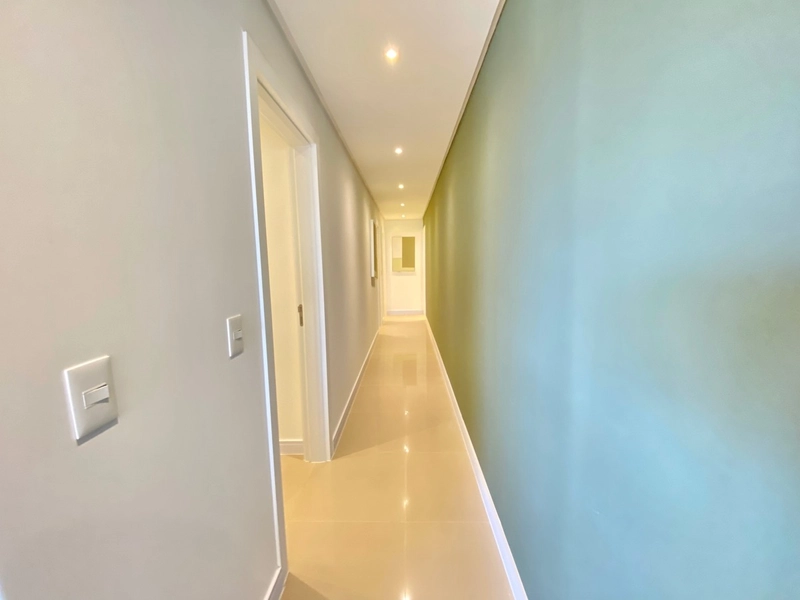 Apartamento de 4 dormitorios 4 suites, vista para o mar e serra.: 9ª foto da galeria de imagens do imóvel
