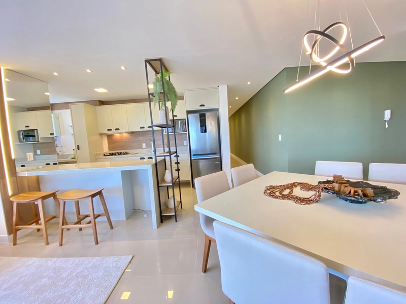 Apartamento de 4 dormitorios 4 suites, vista para o mar e serra.: 4ª foto da galeria de imagens do imóvel