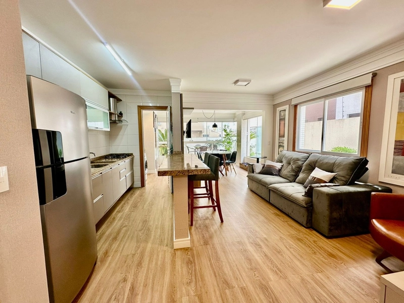 Amplo living com terraço!: 2ª foto da galeria de imagens do imóvel