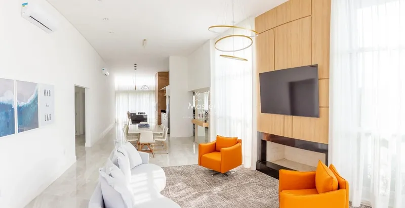 Casa térrea com 4 suítes mobiliada e decorada em condomínio fechado: 4ª foto da galeria de imagens do imóvel