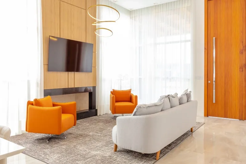 Casa térrea com 4 suítes mobiliada e decorada em condomínio fechado: 5ª foto da galeria de imagens do imóvel