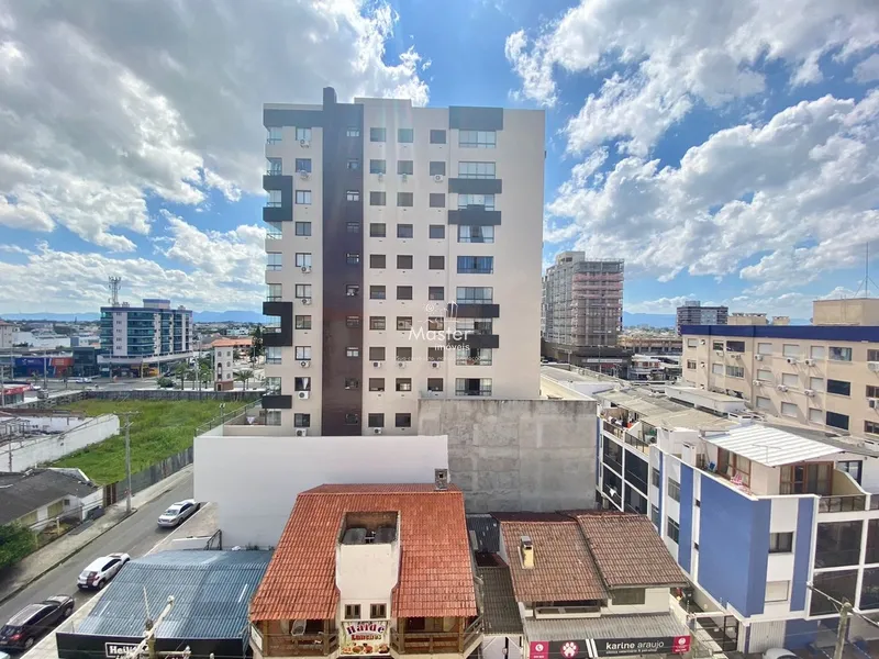 De frente no centro!: 7ª foto da galeria de imagens do imóvel