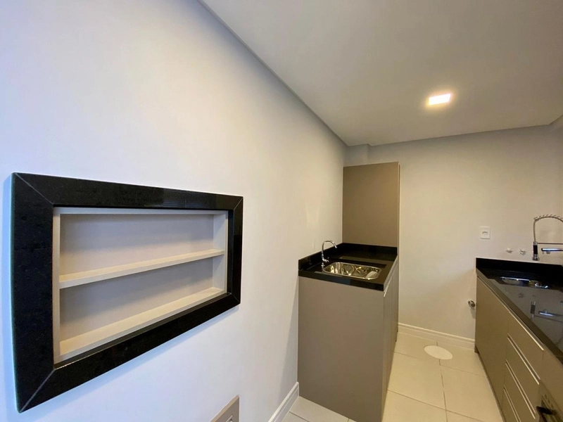 Apartamento com 2 quartos, novo MOB+DEC, a 2 quadras do mar.: 2ª foto da galeria de imagens do imóvel