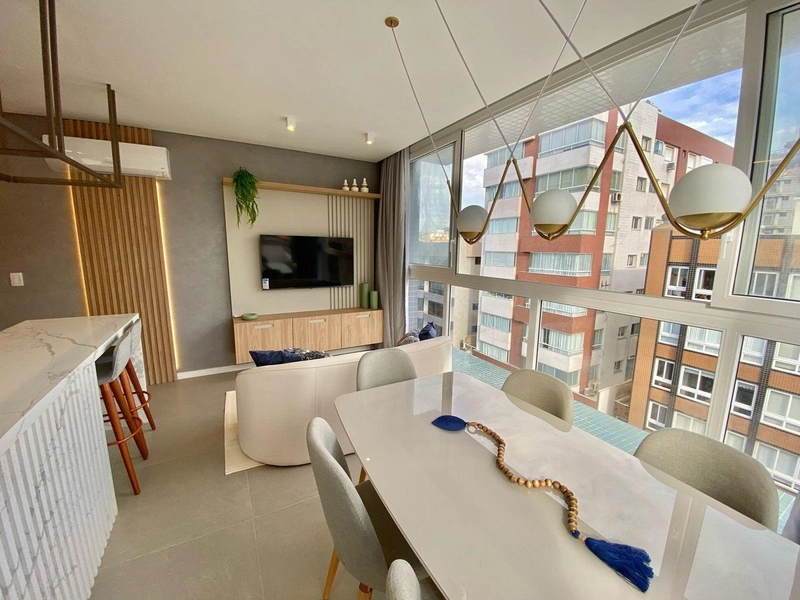Excelente apartamento de três dormitórios a uma quadra do mar: 6ª foto da galeria de imagens do imóvel
