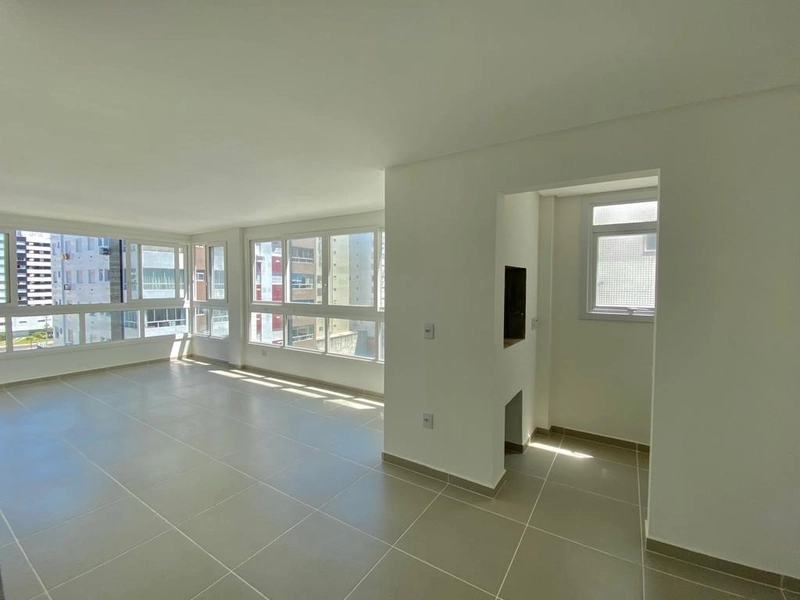 Apartamento à venda de 3 dormitórios uma quadra do mar: 11ª foto da galeria de imagens do imóvel