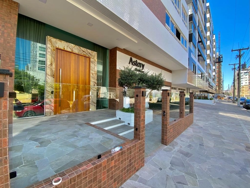 Apartamento à venda de 3 dormitórios uma quadra do mar: 3ª foto da galeria de imagens do imóvel