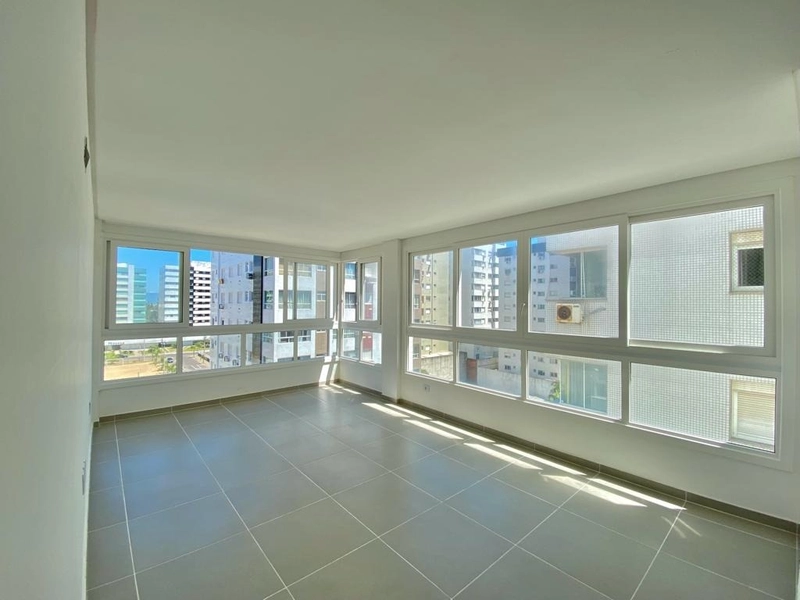 Apartamento à venda de 3 dormitórios uma quadra do mar: 16ª foto da galeria de imagens do imóvel
