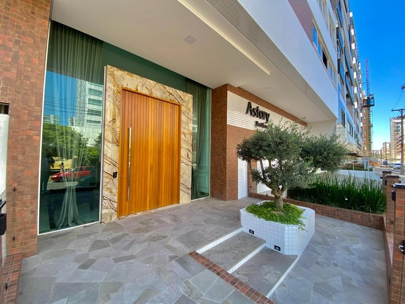 Apartamento à venda de 3 dormitórios uma quadra do mar: 4ª foto da galeria de imagens do imóvel