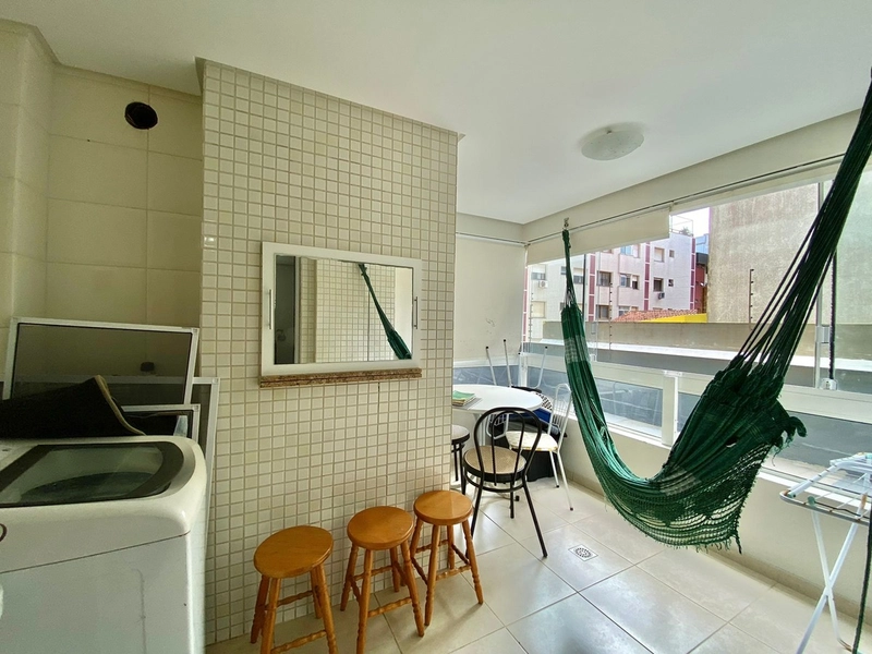 Apartamento de um quarto com sacada lateral: 4ª foto da galeria de imagens do imóvel