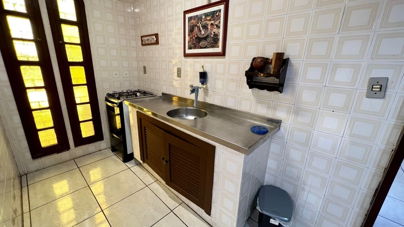 Casa 4 Dormitórios com Garagem: 4ª foto da galeria de imagens do imóvel