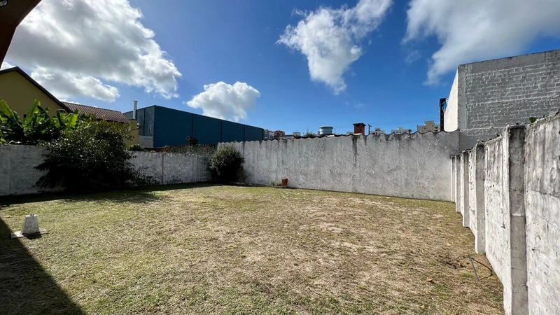 Casa 4 Dormitórios com Garagem: 19ª foto da galeria de imagens do imóvel