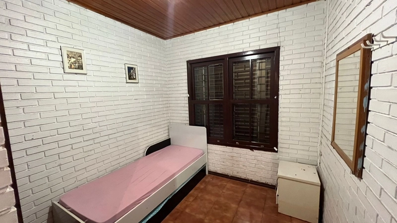 Casa 4 Dormitórios com Garagem: 11ª foto da galeria de imagens do imóvel