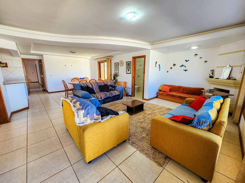 Casa com 4 suítes a 2 quadras do mar: 4ª foto da galeria de imagens do imóvel