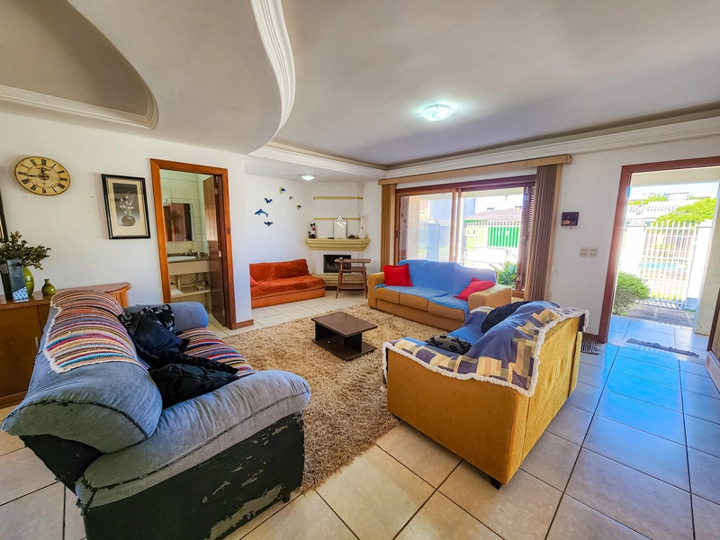 Casa com 4 suítes a 2 quadras do mar: 6ª foto da galeria de imagens do imóvel
