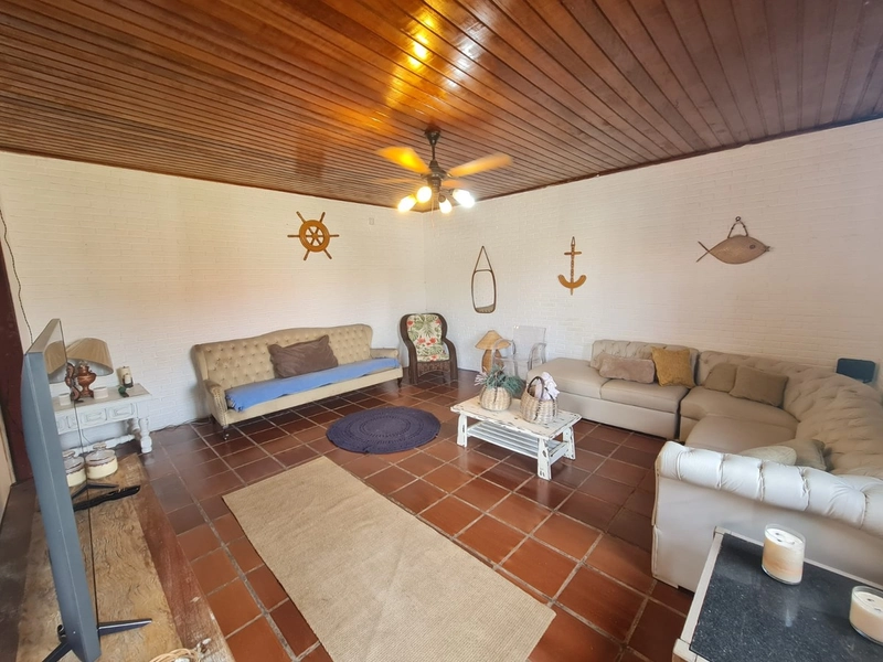 Casa 3 dormitórios no centro de Xangri-lá: 2ª foto da galeria de imagens do imóvel