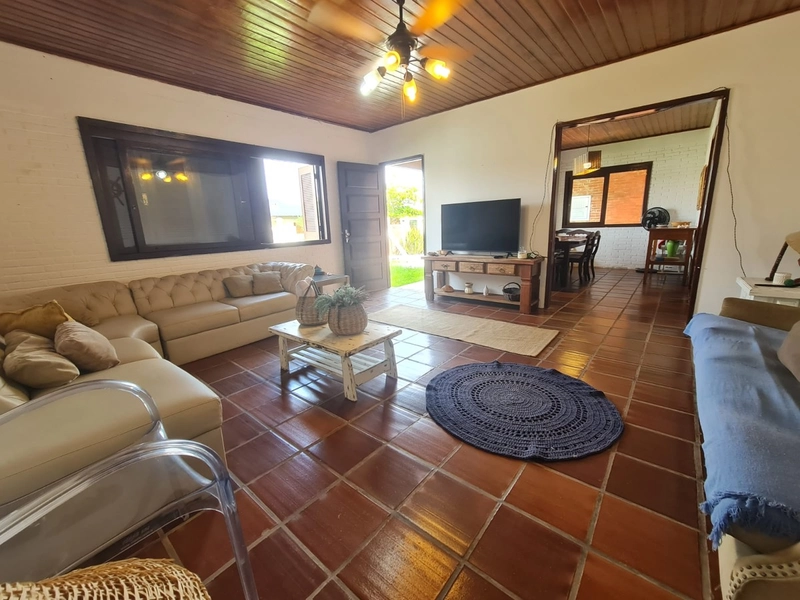 Casa 3 dormitórios no centro de Xangri-lá: 3ª foto da galeria de imagens do imóvel