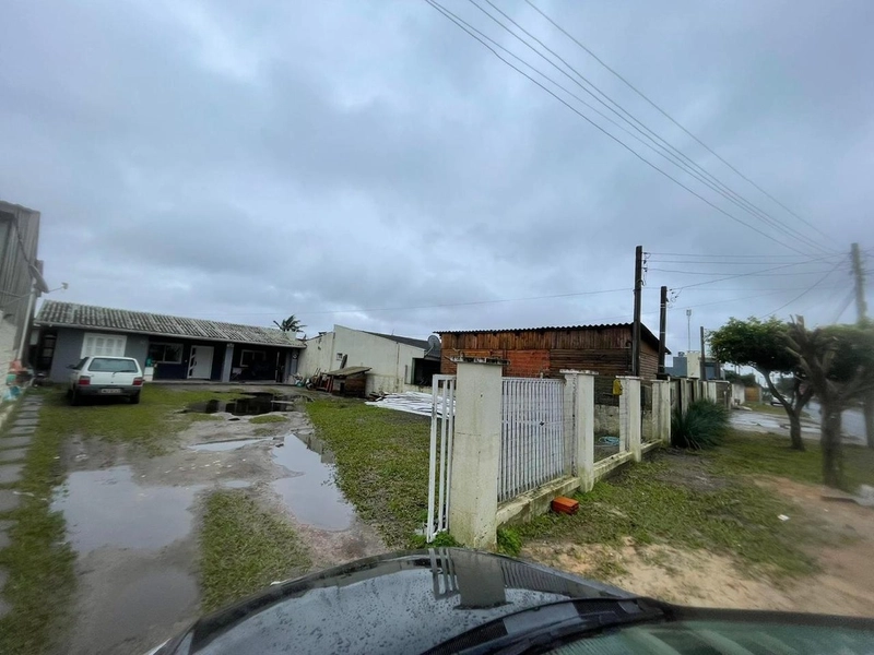 Casa à Venda ao Lado da Av. Central em Capão da Canoa!: 2ª foto da galeria de imagens do imóvel