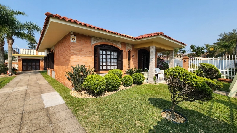 Casa 2 terrenos, piscina e quiosque gourmet: 2ª foto da galeria de imagens do imóvel