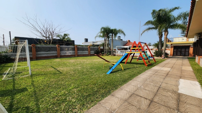Casa 2 terrenos, piscina e quiosque gourmet: 3ª foto da galeria de imagens do imóvel