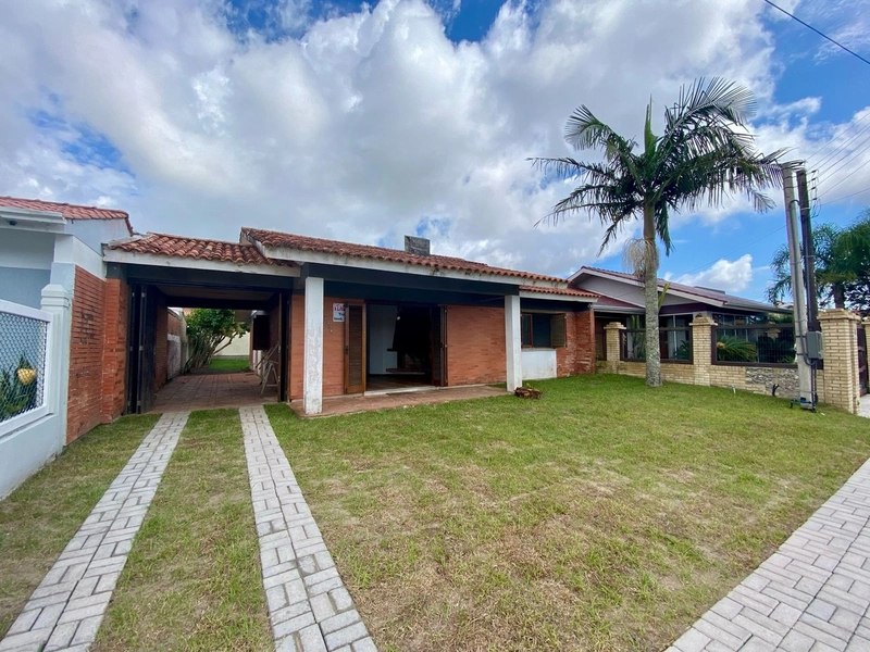 Casa 3 dormitórios com dependência no centro de Xanrgi-lá: 1ª foto da galeria de imagens do imóvel